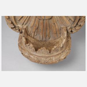 Geschnitzter Baldachin