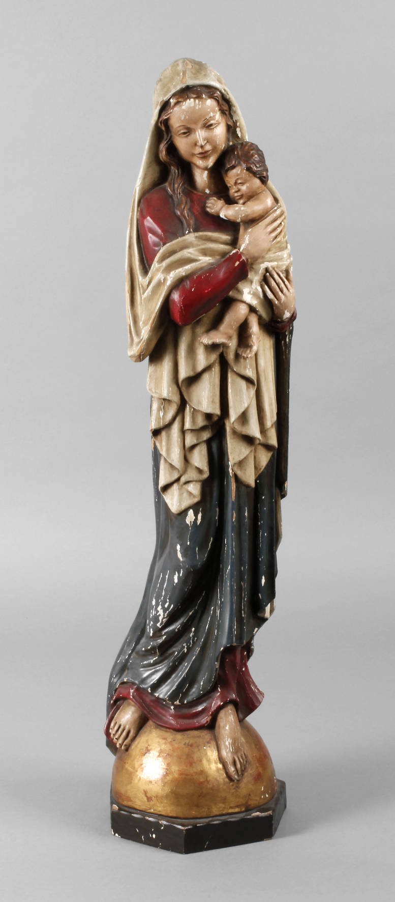 Geschnitzte Madonnenfigur