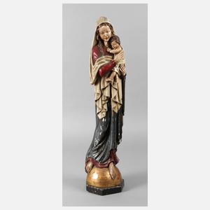 Geschnitzte Madonnenfigur