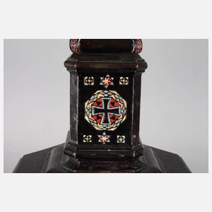 Geschnitzter Leuchter