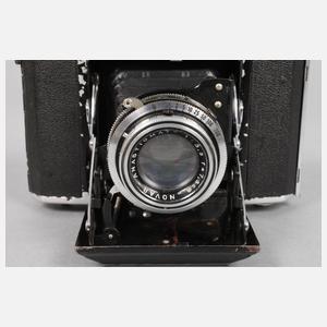 Zwei Rollfilmkameras