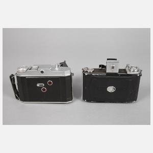 Zwei Rollfilmkameras