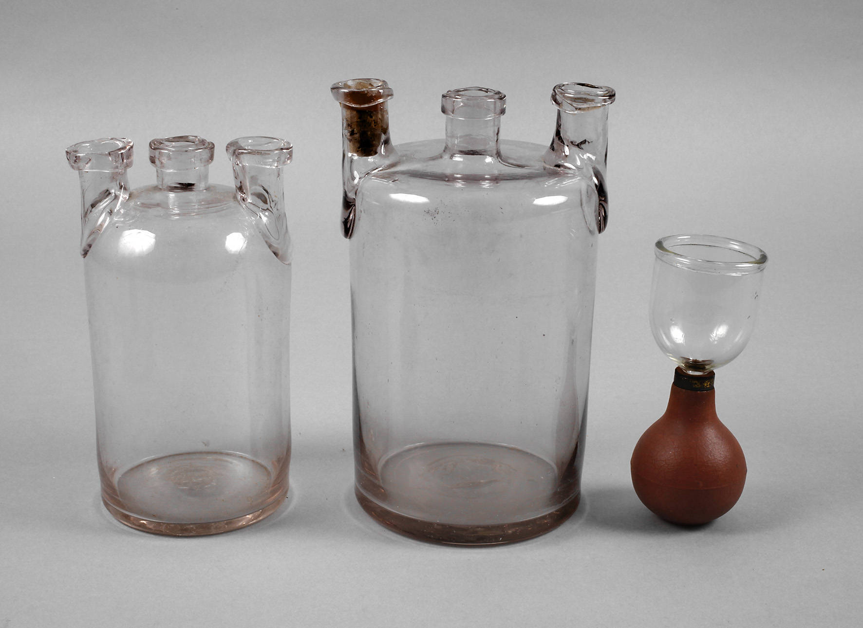 Zwei Apothekergefäße