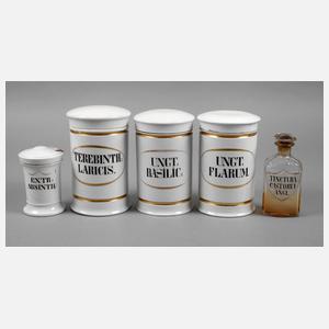 Fünf Apothekergefäße