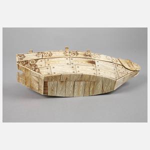 Große Elfenbeinschnitzerei