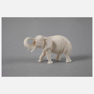 Vier Elfenbeinschnitzereien