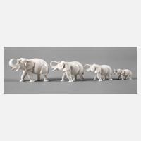 Vier Elfenbeinschnitzereien111