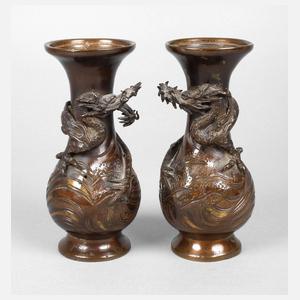 Paar Bronzevasen