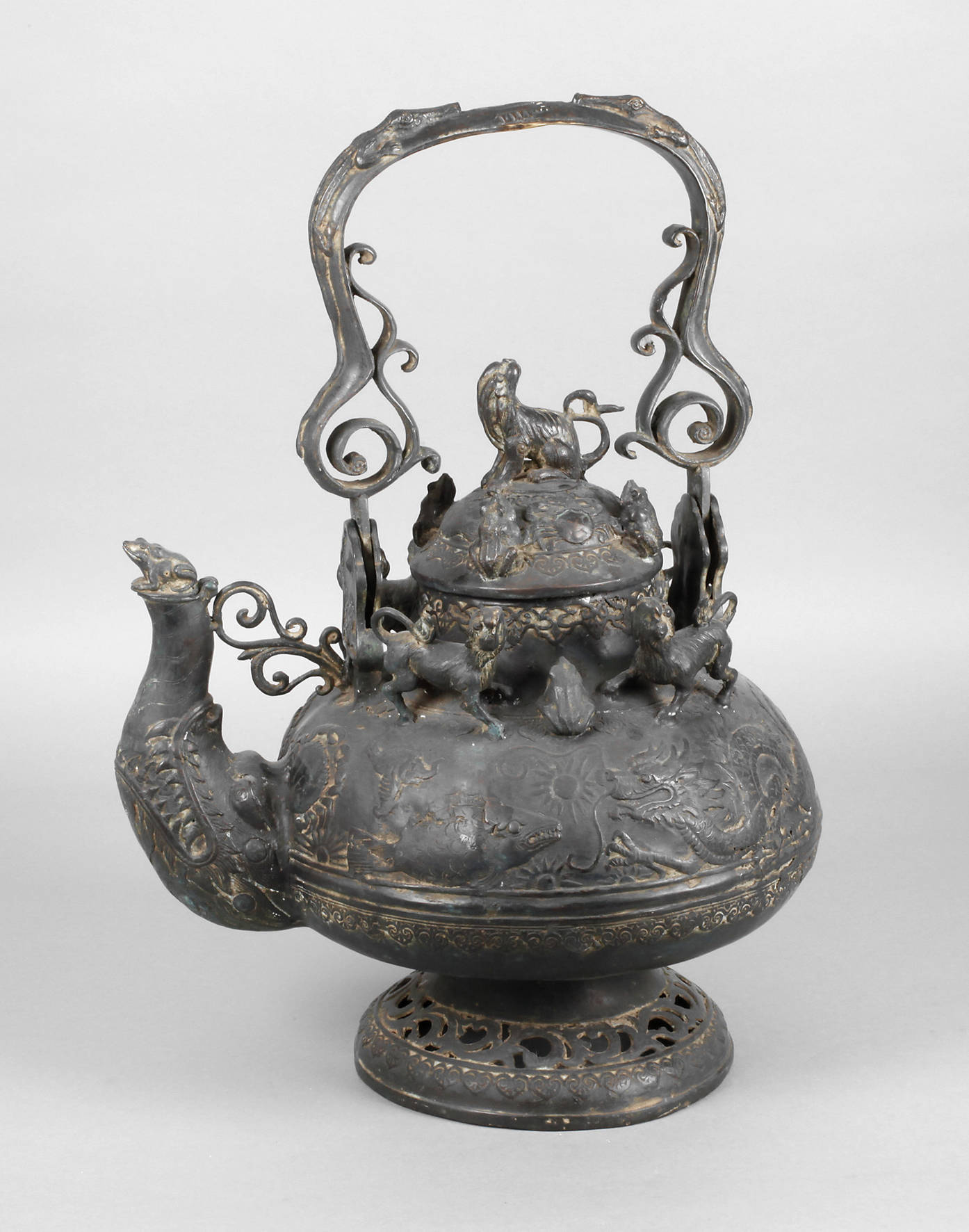 Große Tempelzeremoniekanne Java