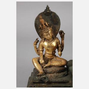 Thronender Buddha mit zwei Bodhisattvas