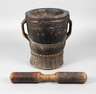 Gehenkelter Holzmörser