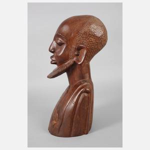 Büste eines bärtigen Mannes