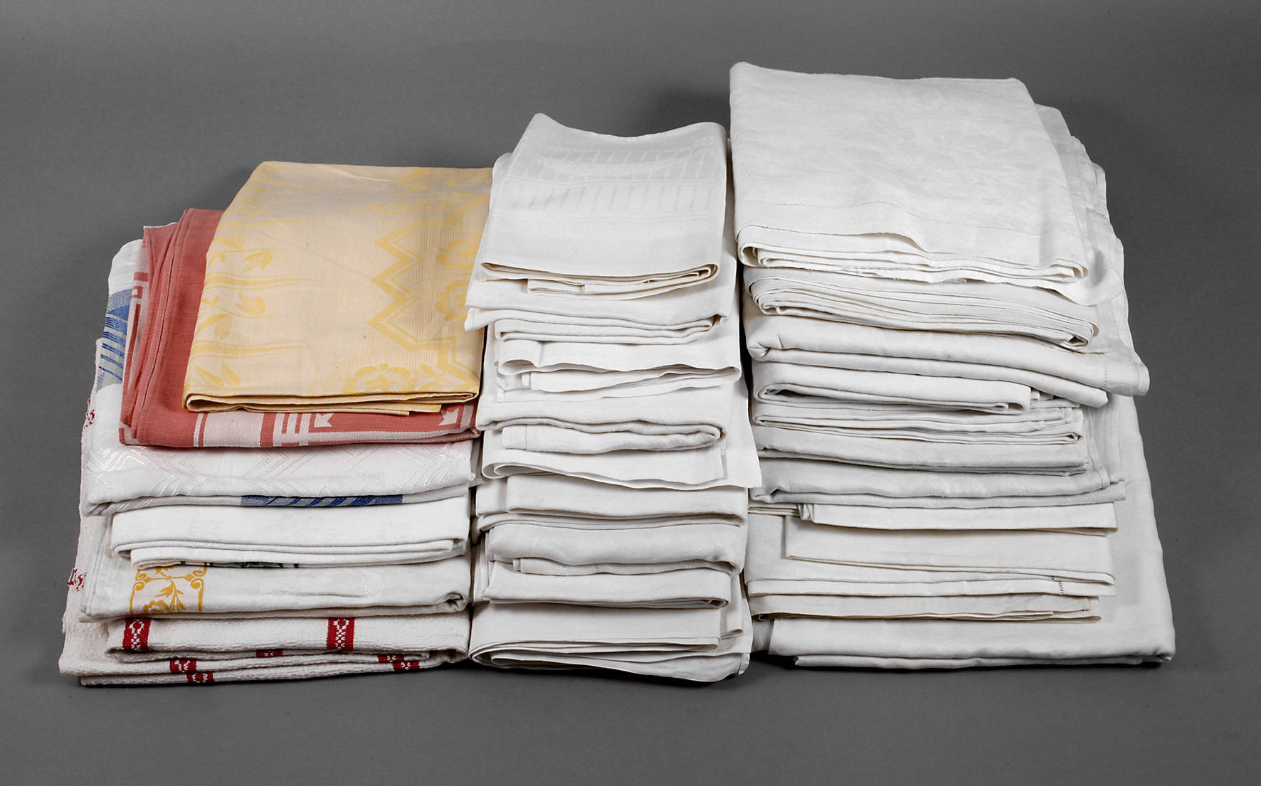 Großes Konvolut Tischwäsche
