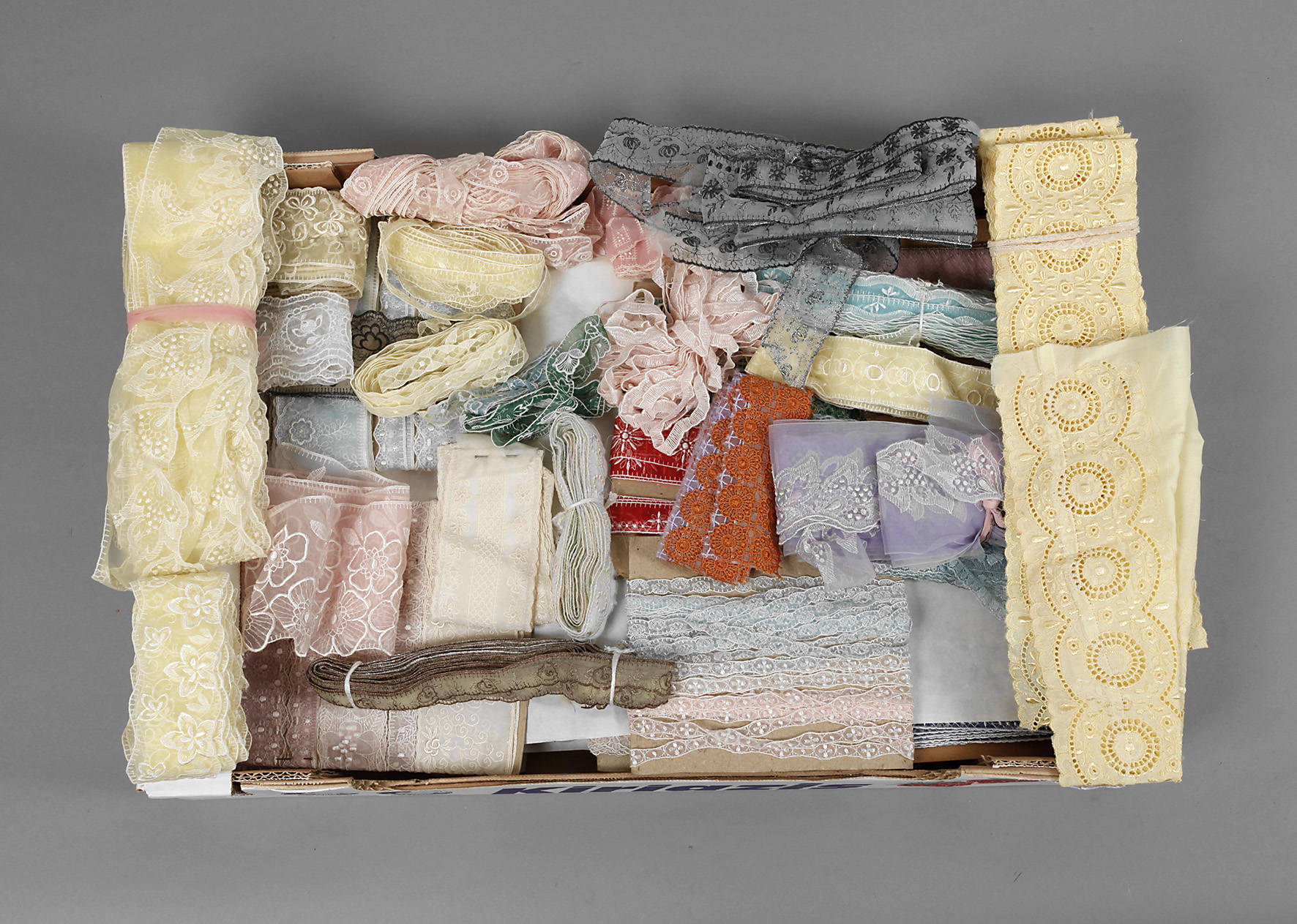 Großes Konvolut Spitze