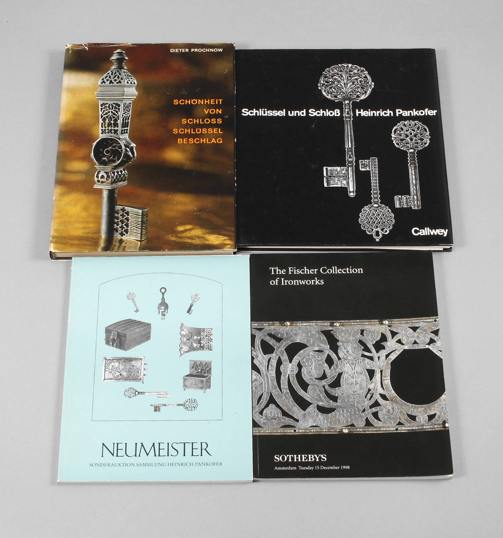 Vier Fachbücher und Auktionskataloge