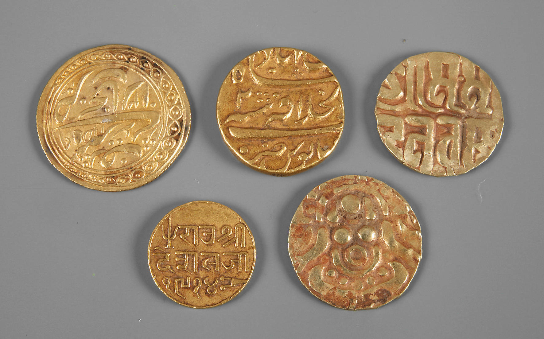 Konvolut indisch/islamische Goldmünzen
