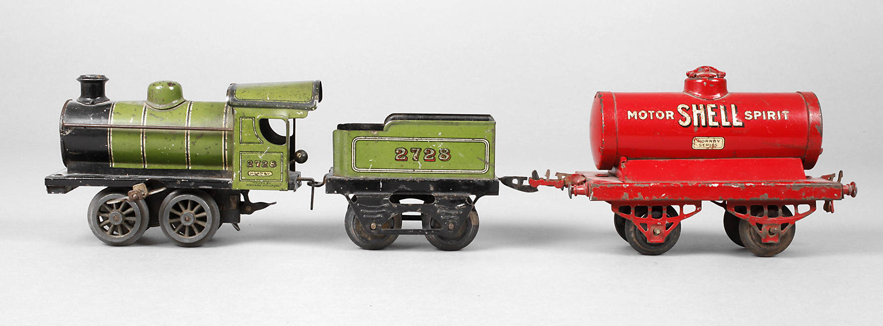 Hornby Schlepptenderlok mit Tankwagen