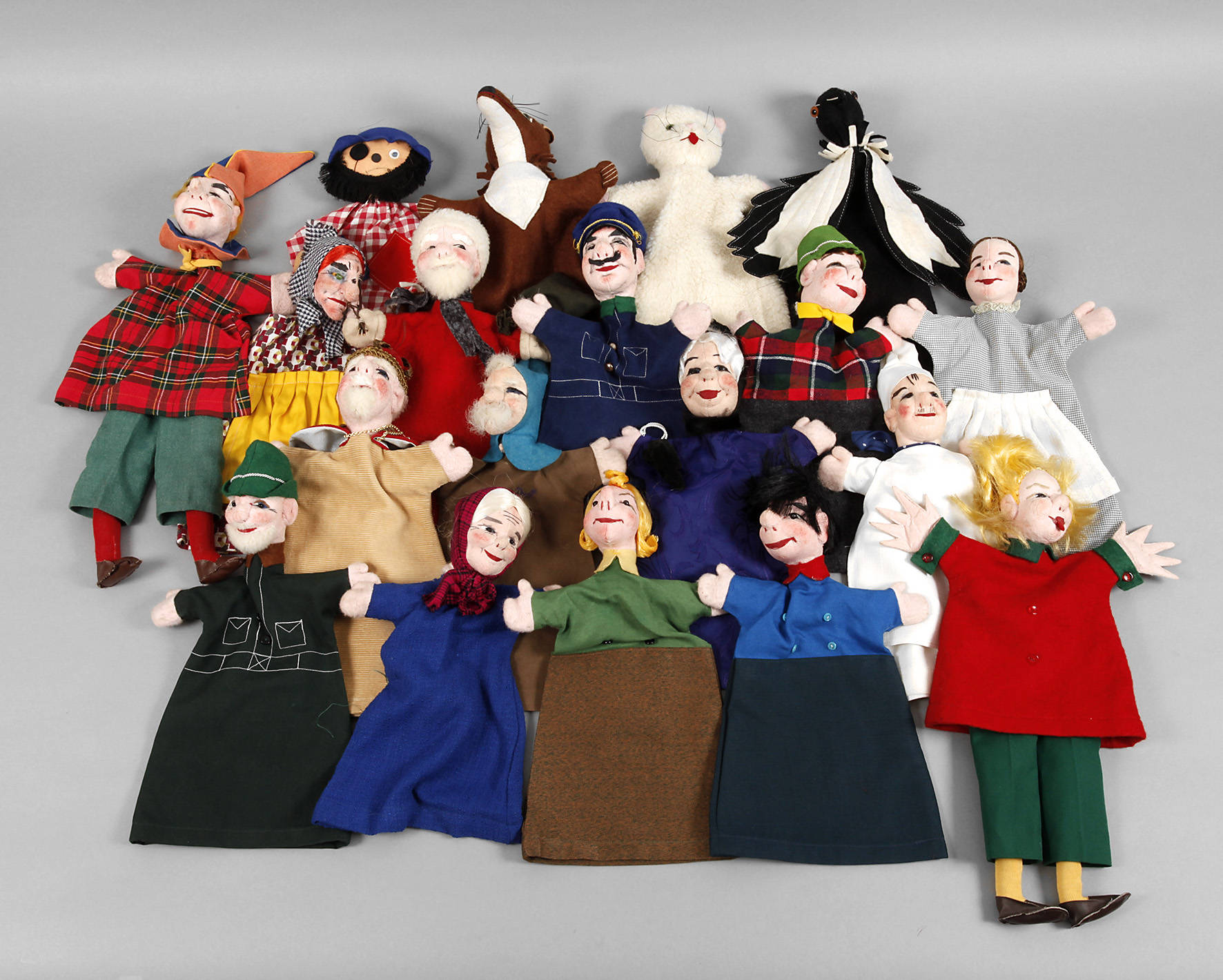 Großes Konvolut Dresdner Künstlerpuppen