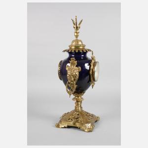 Vasenuhr Historismus