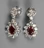 Paar Ohrhänger mit Brillanten und Rubinen