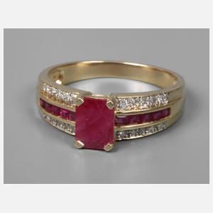 Damenring mit Rubinen und Achtkantdiamanten