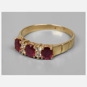 Damenring mit Rubinen und Brillanten