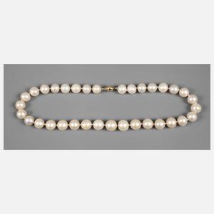 Große Perlenkette