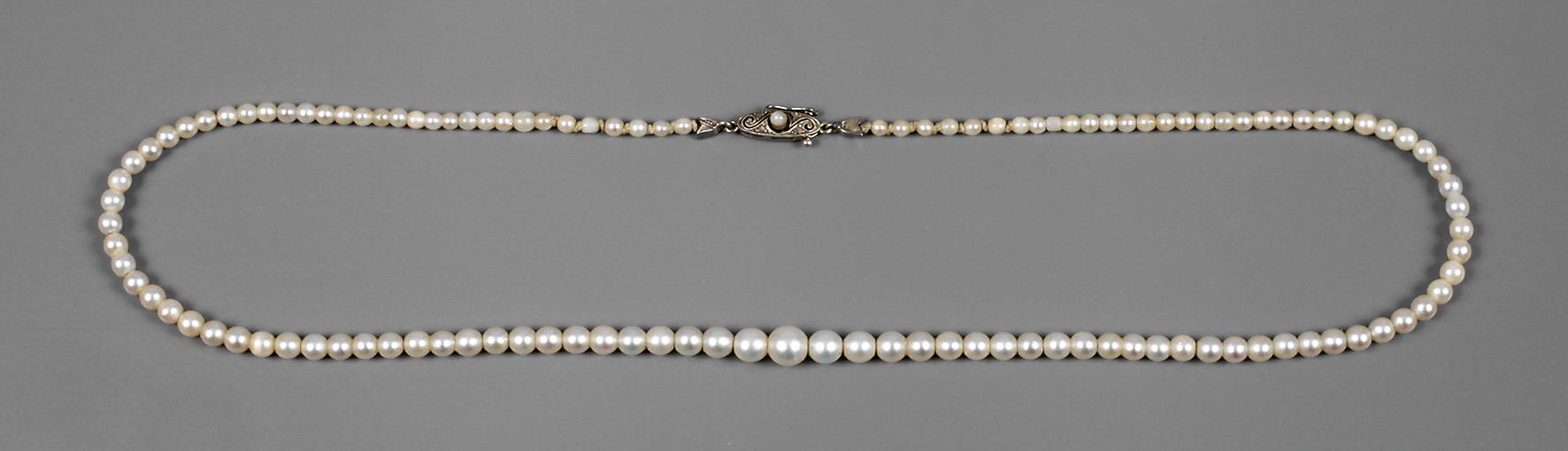 Zartes Perlencollier