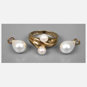 Ring und Anhänger mit Perlen