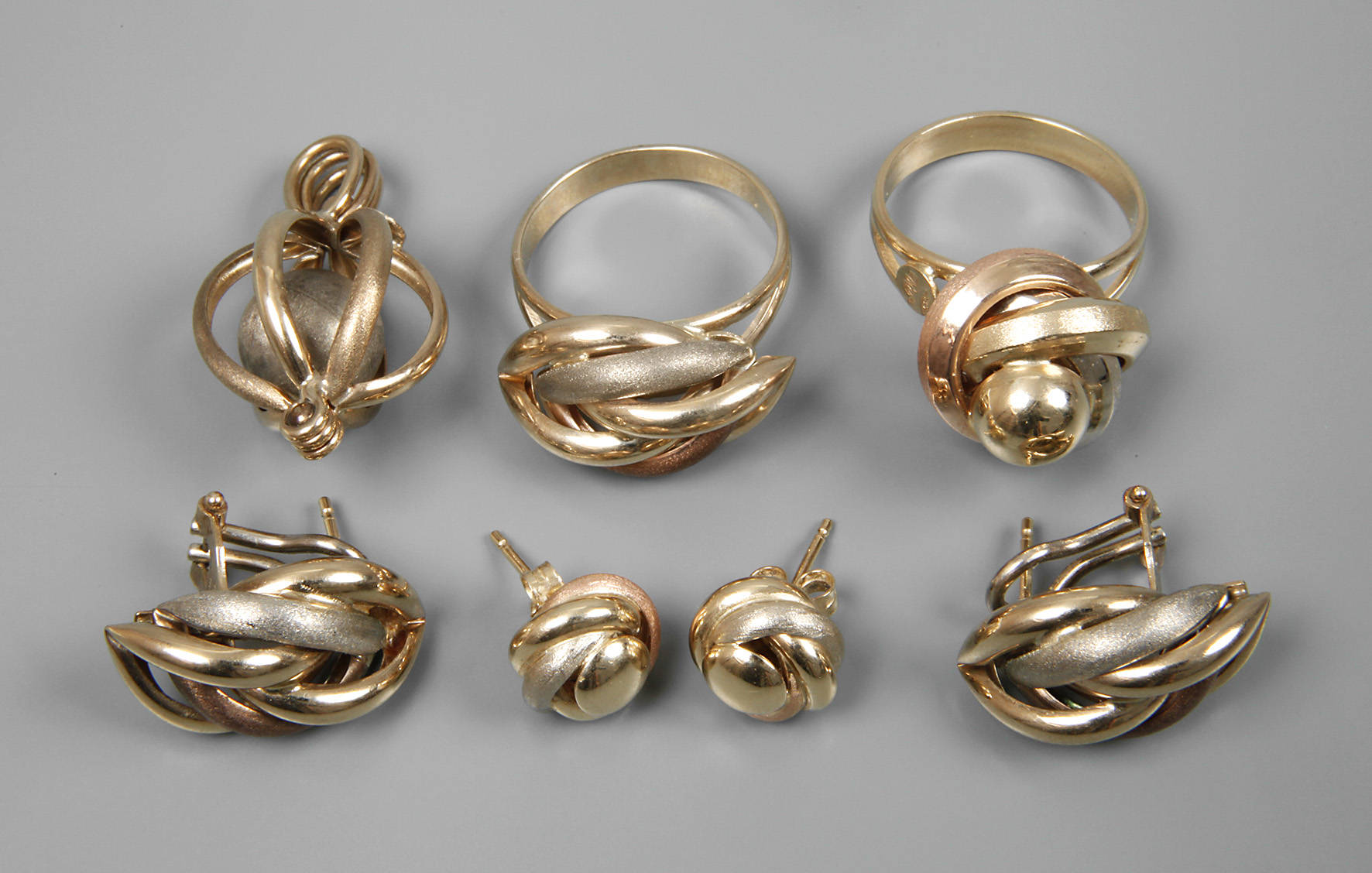 Zwei Schmucksets Farbgold