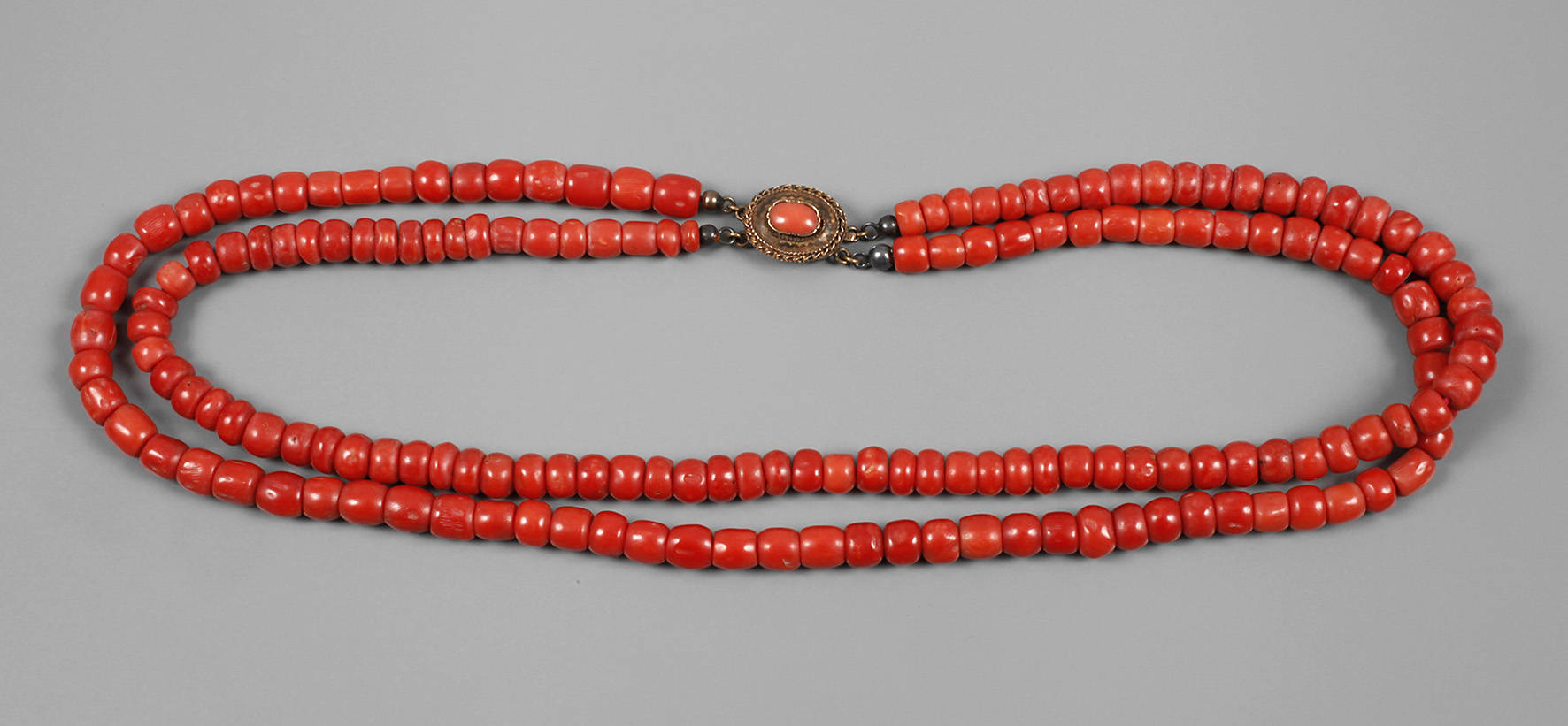 Zweireihiges Korallencollier