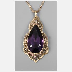 Opulenter Anhänger mit Amethyst an Kette