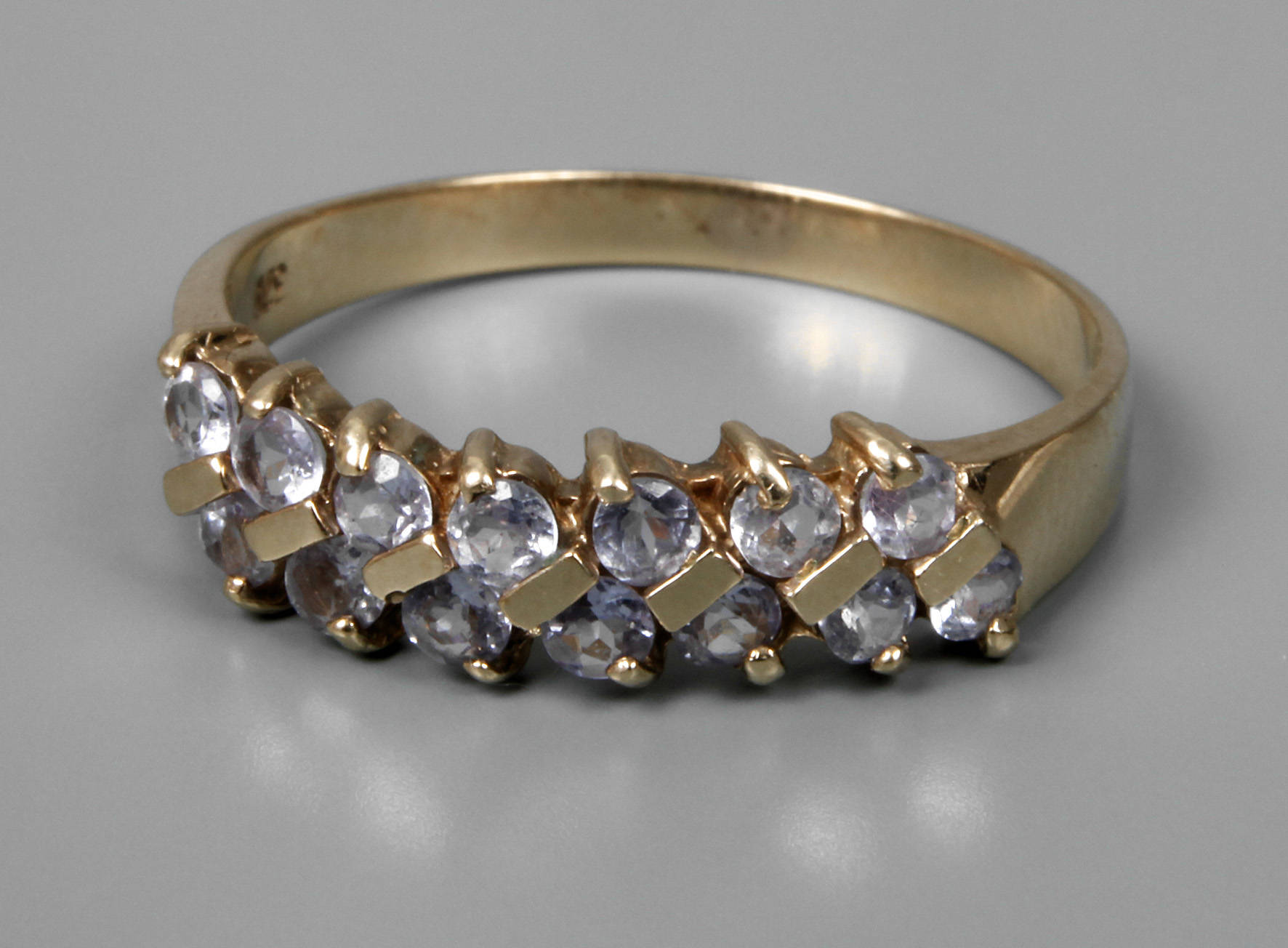 Damenring mit Amethysten