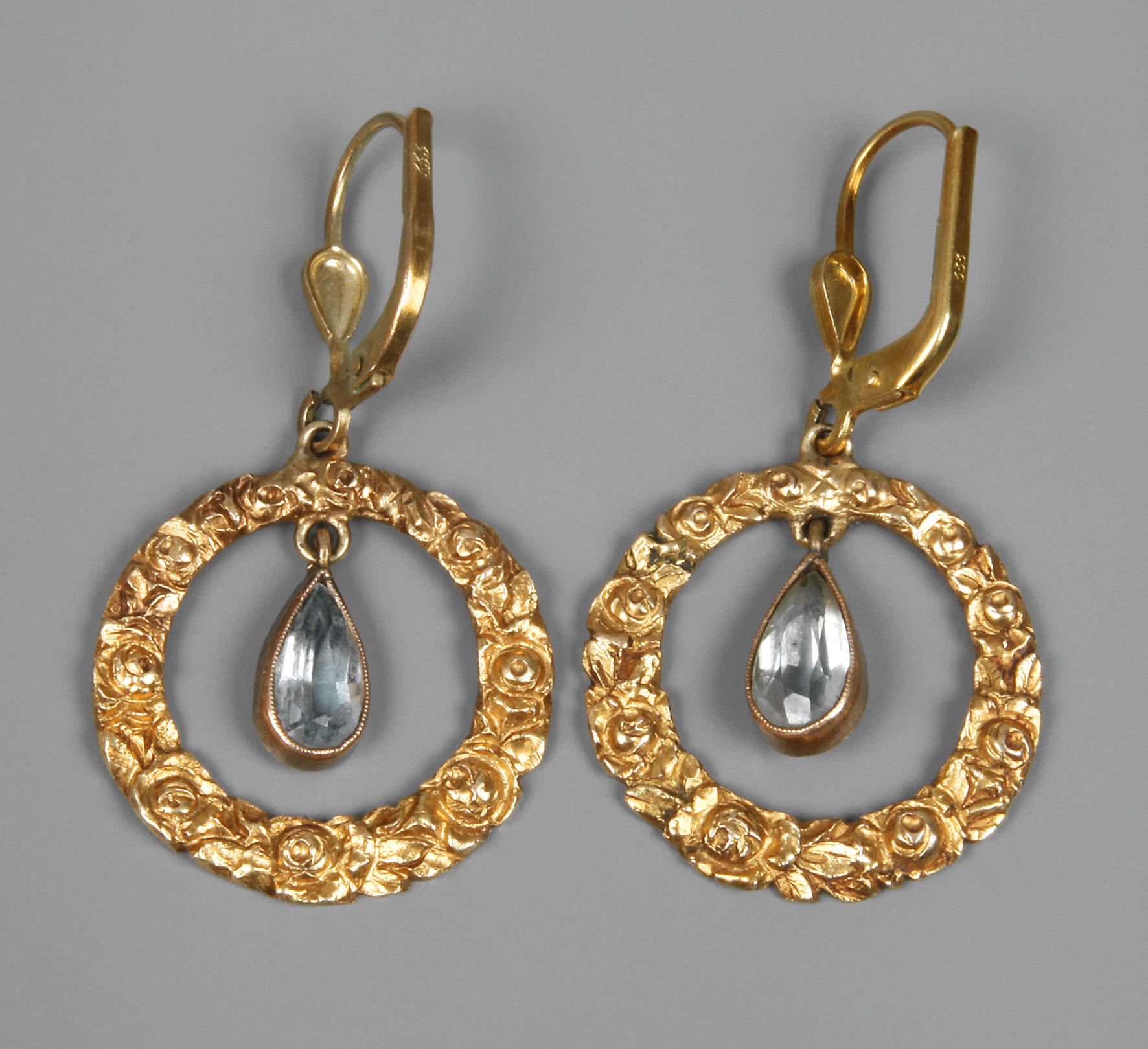 Paar Ohrhänger mit Aquamarinen