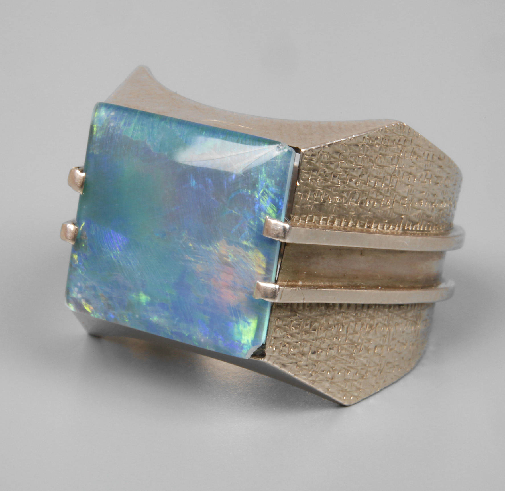 Herrenring mit Edelopal