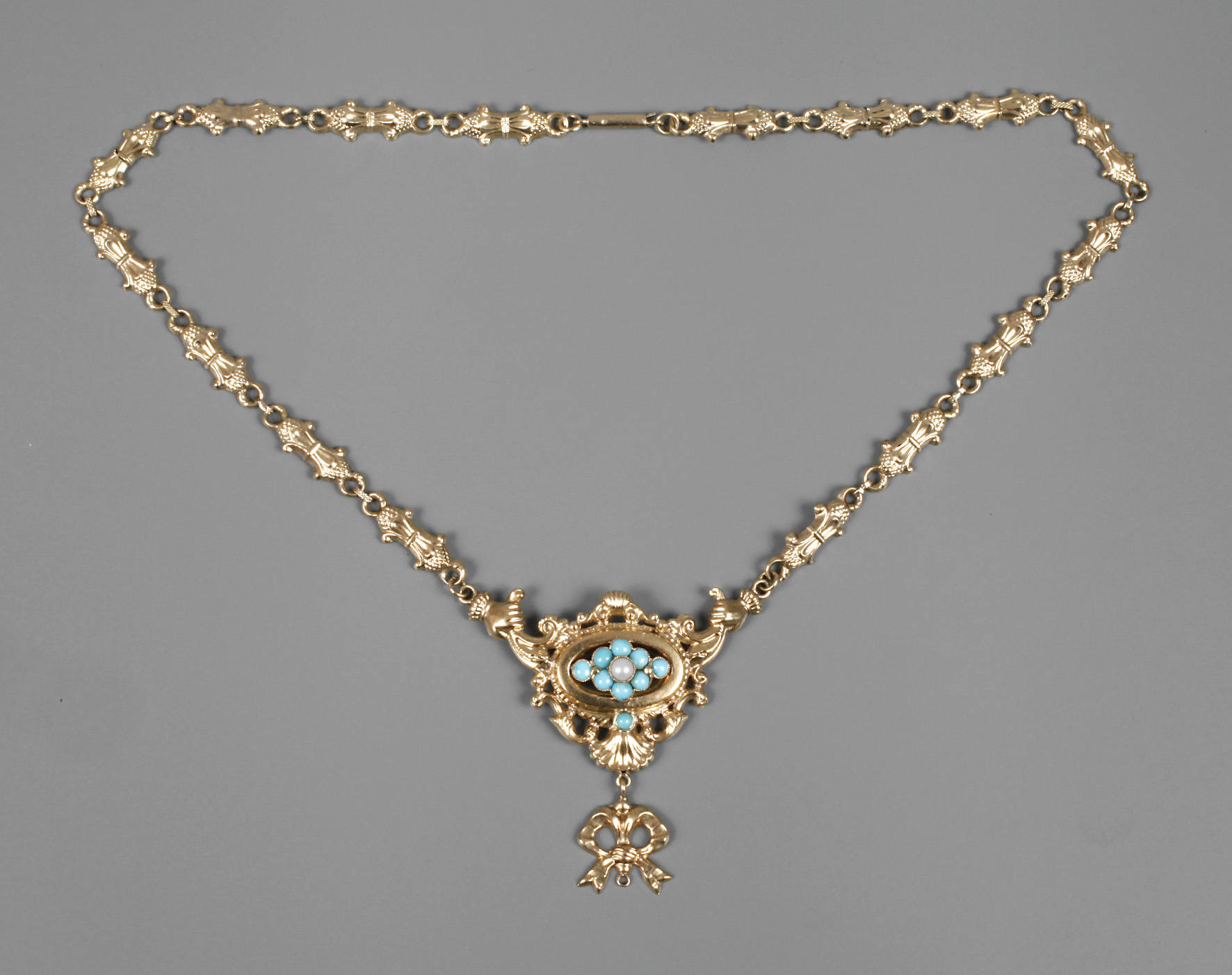 Feines Biedermeiercollier