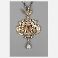 Historismusanhänger an Kette111