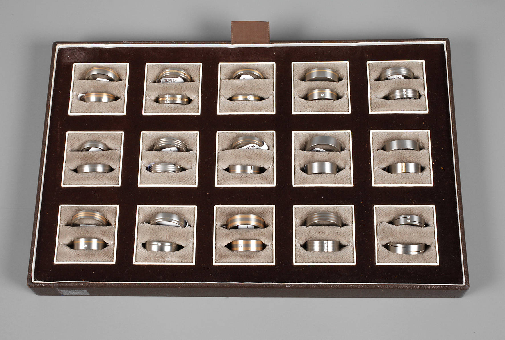 Konvolut Trauringe, teils mit Brillanten