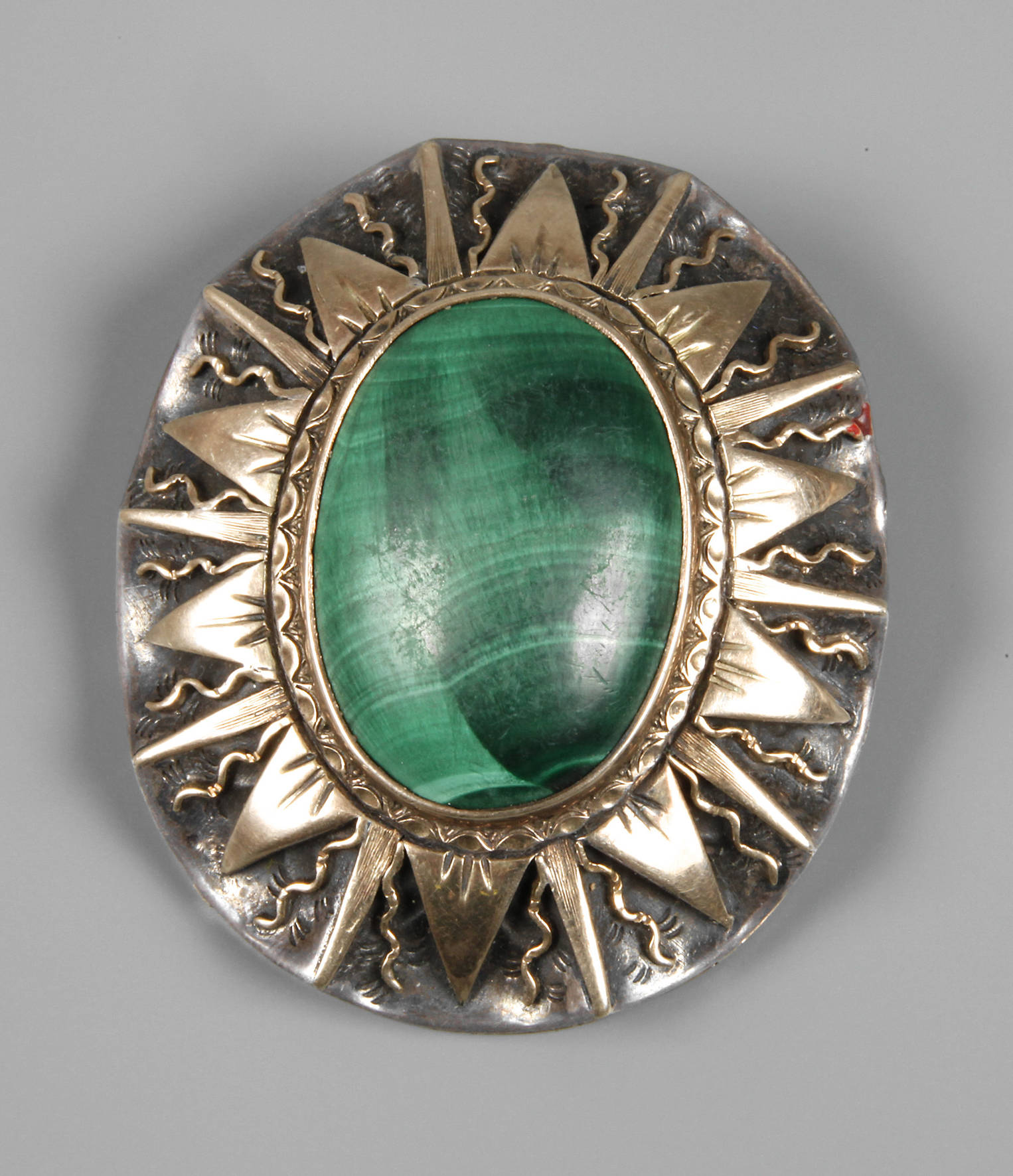 Brosche mit Malachit