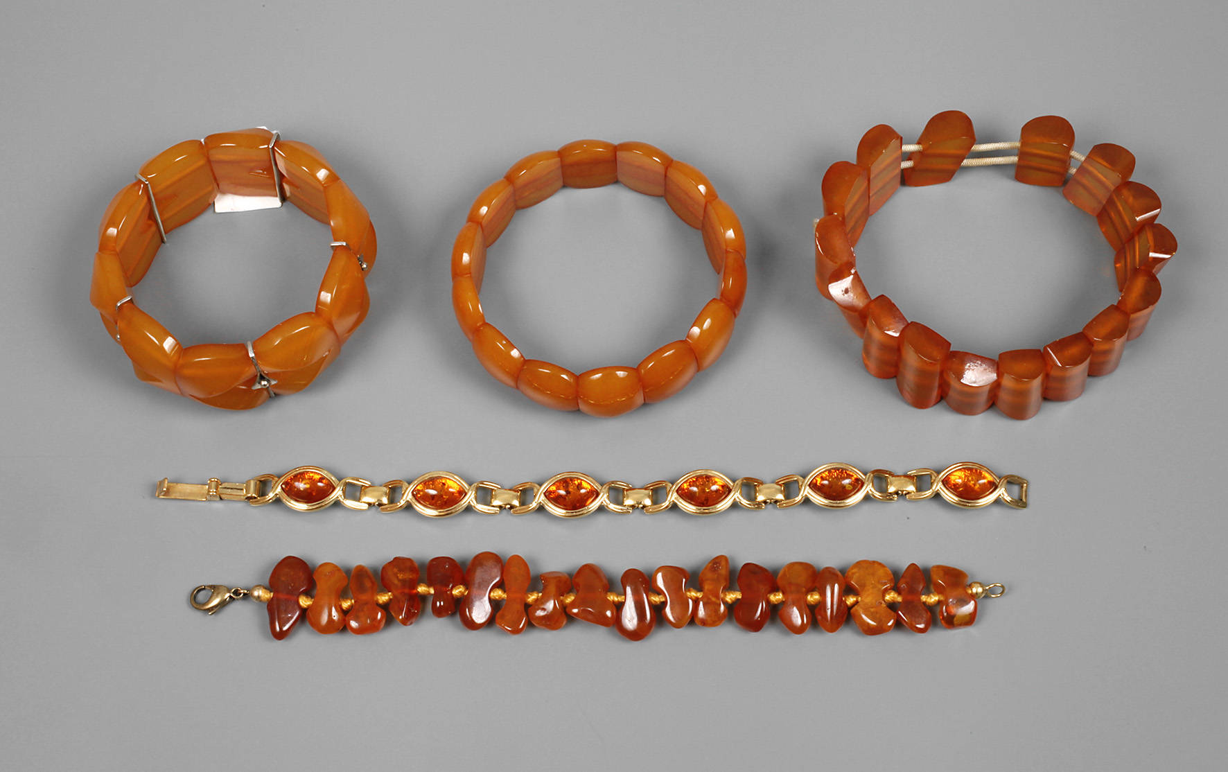 Konvolut Bernsteinarmbänder