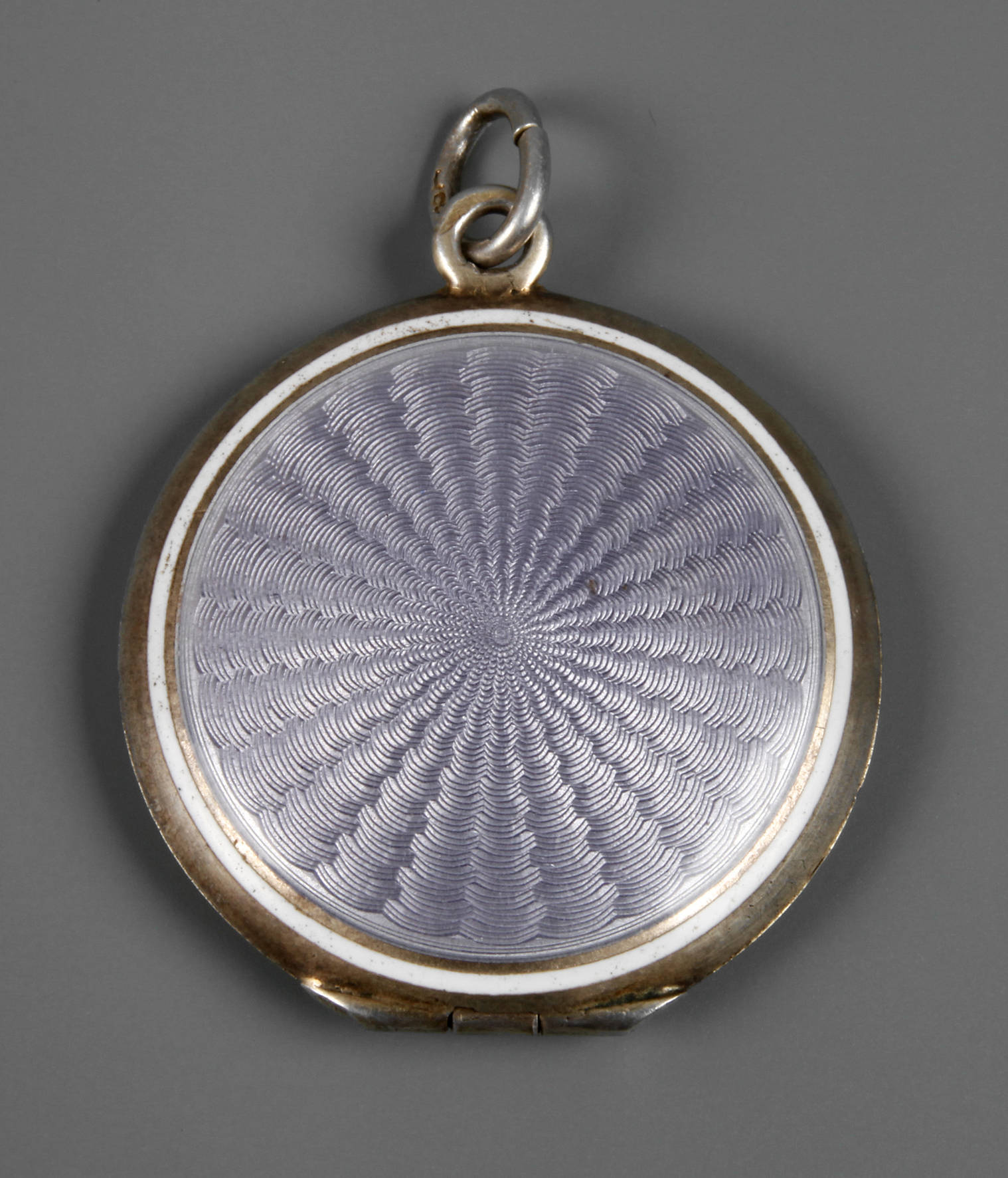 Feines Emaillemedaillon