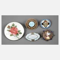 Konvolut Emaillebroschen111