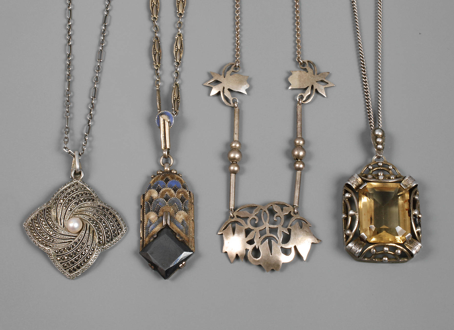 Konvolut Halsschmuck