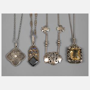 Konvolut Halsschmuck