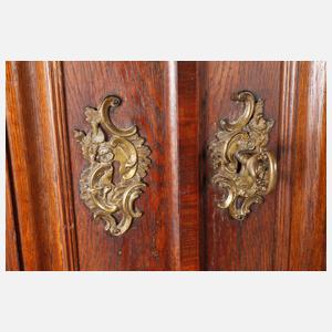 Barocker Stollenschrank