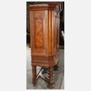 Barocker Stollenschrank