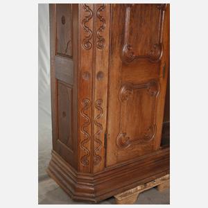 Großer Barockschrank