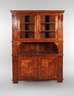 Biedermeier-Eckschrank