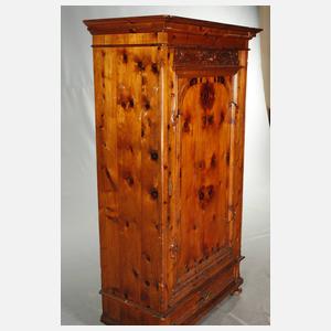 Paar Kleiderschränke