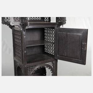 Salonmöbel im maurischen Stil